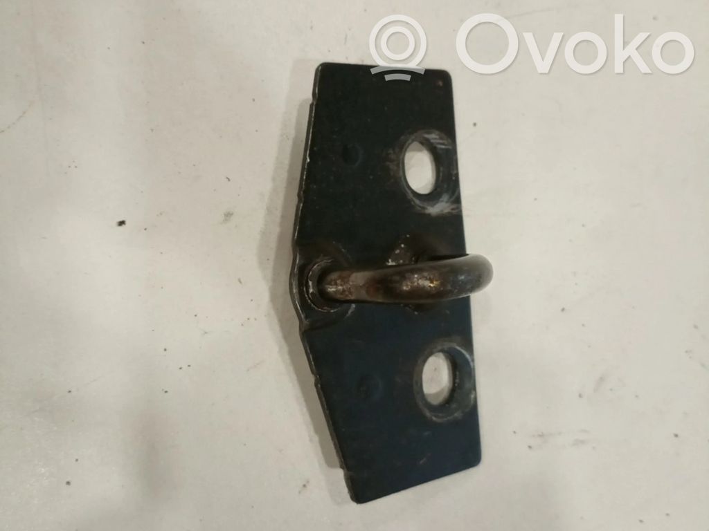 Tailgate exterior lock