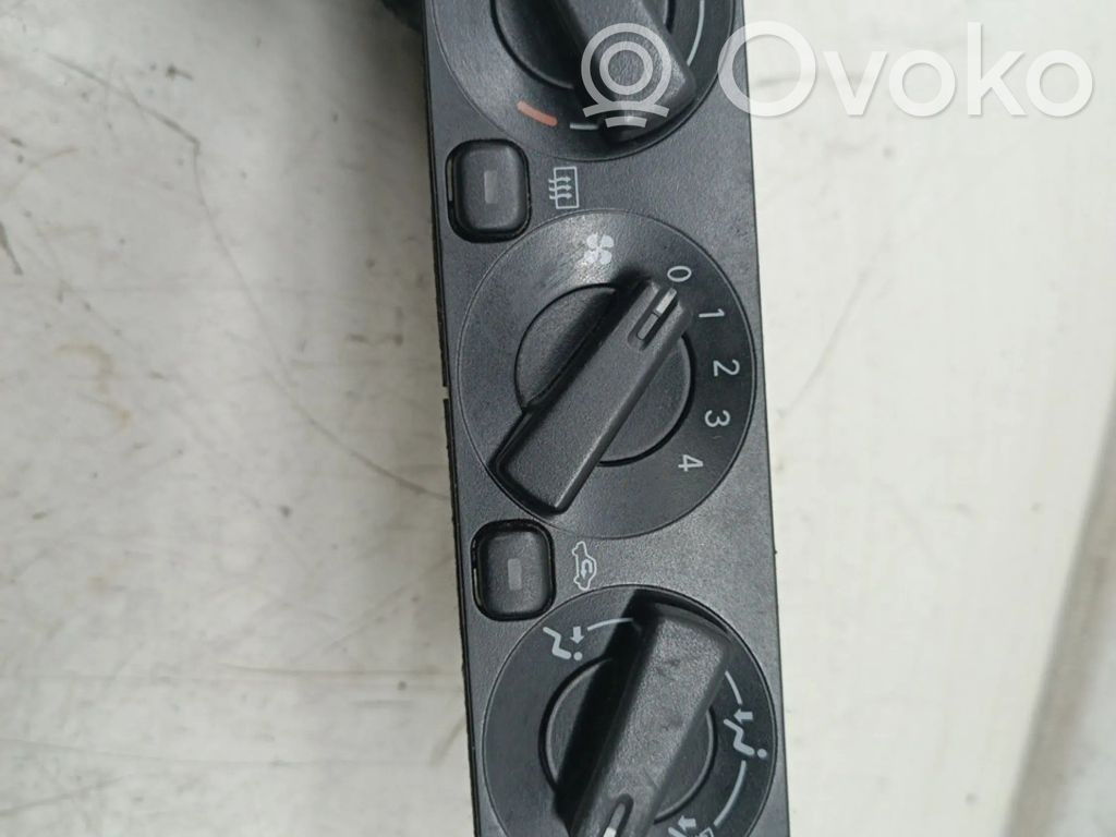Climate control unit   MR315975