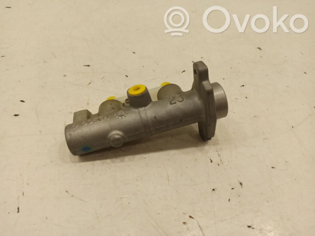 Pääjarrusylinteri   MR407299