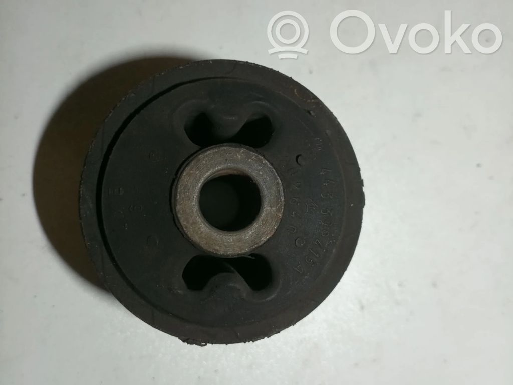 Audi 100 200 5000 C3 Rear wheel hub spindle/knuckle 