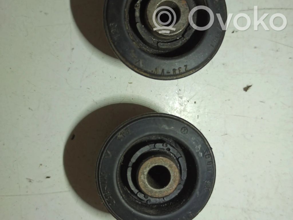 Rover 100 Rear wheel hub spindle/knuckle 