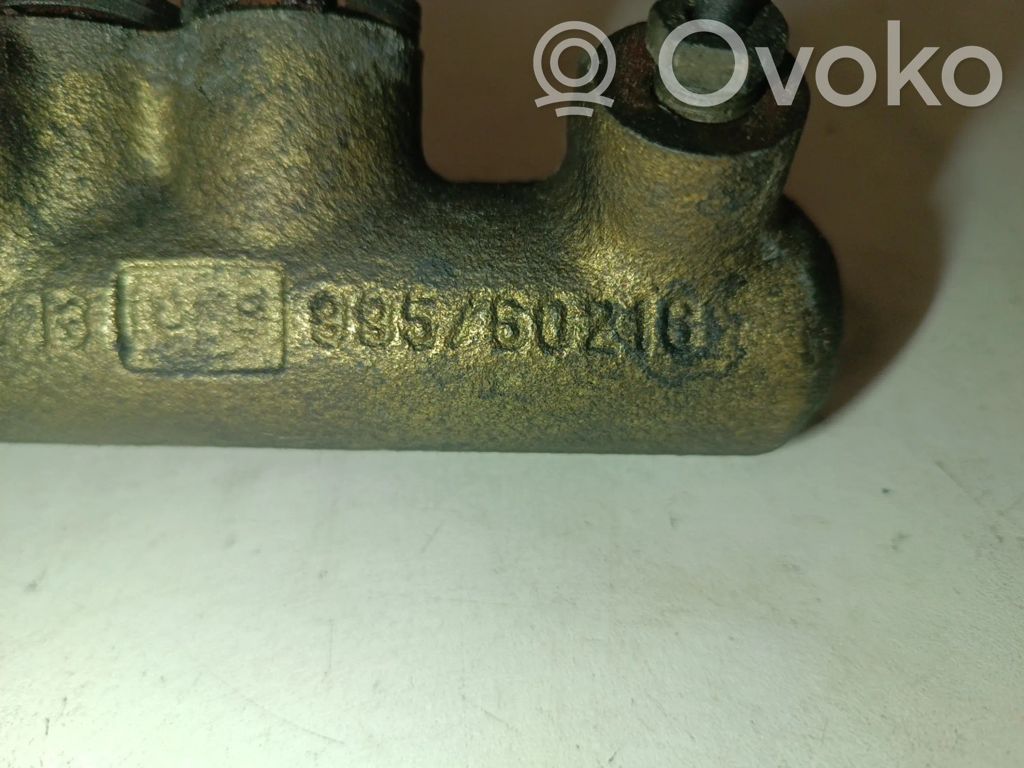 Pääjarrusylinteri   995760216