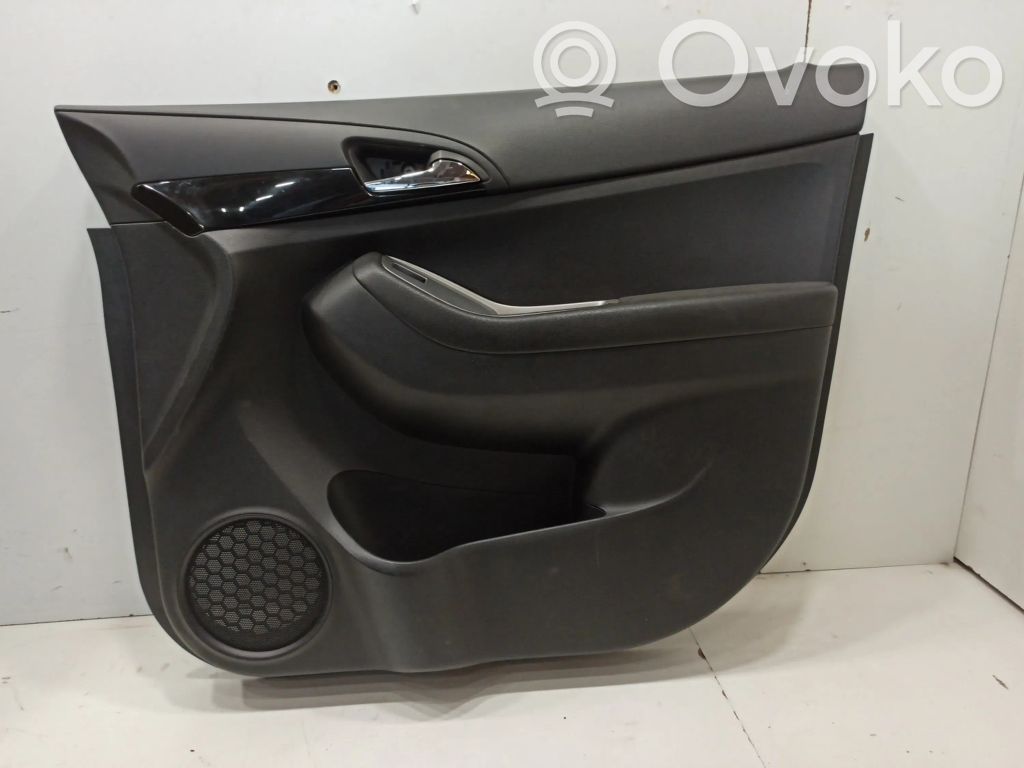 Chevrolet Orlando Boczki / Poszycie drzwi przednich 