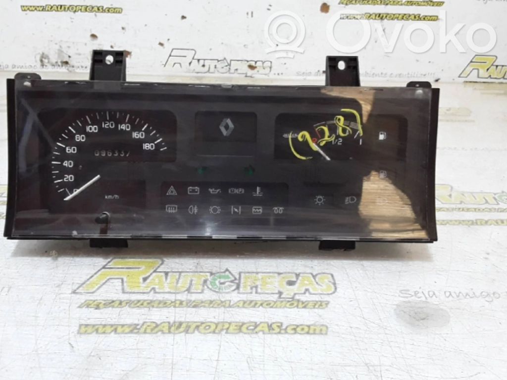 Geschwindigkeitsmesser Cockpit   R20212406