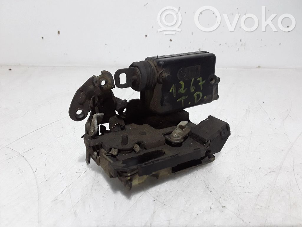 Aizmugurē slēdzene   R202218143
