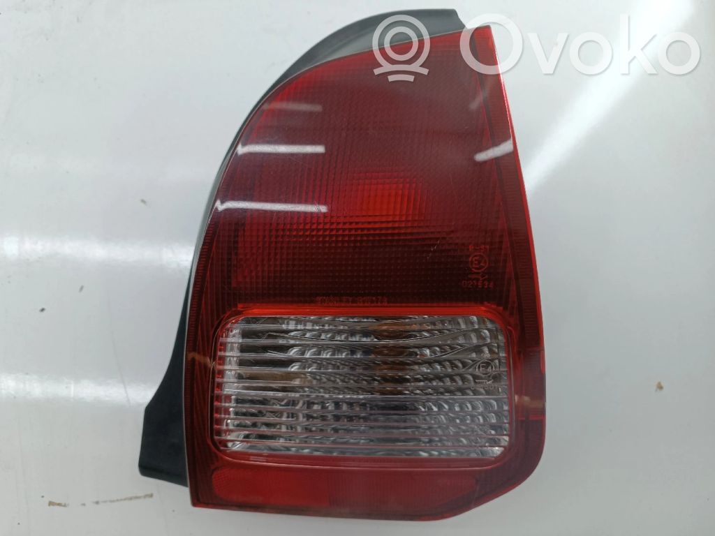 Mitsubishi Colt Galinis žibintas dangtyje 