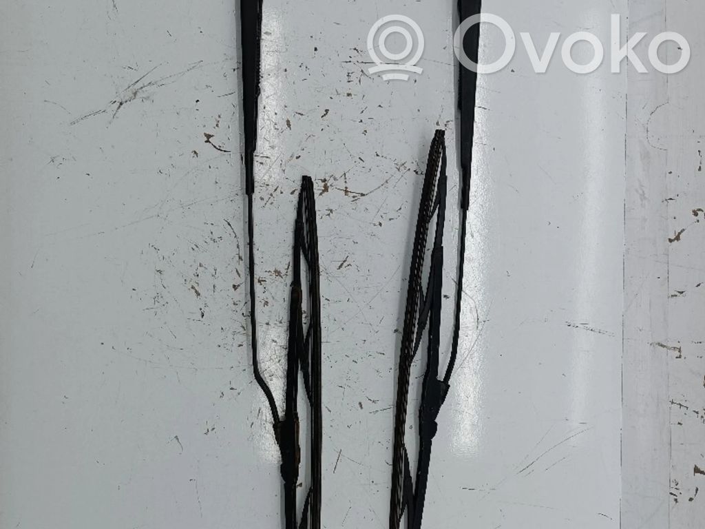 Front windscreen/windshield window   3719634371280,3719634509280