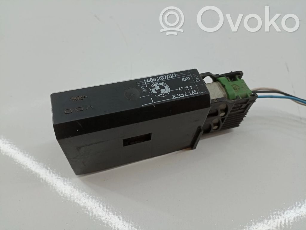 Electric window control switch   8352165