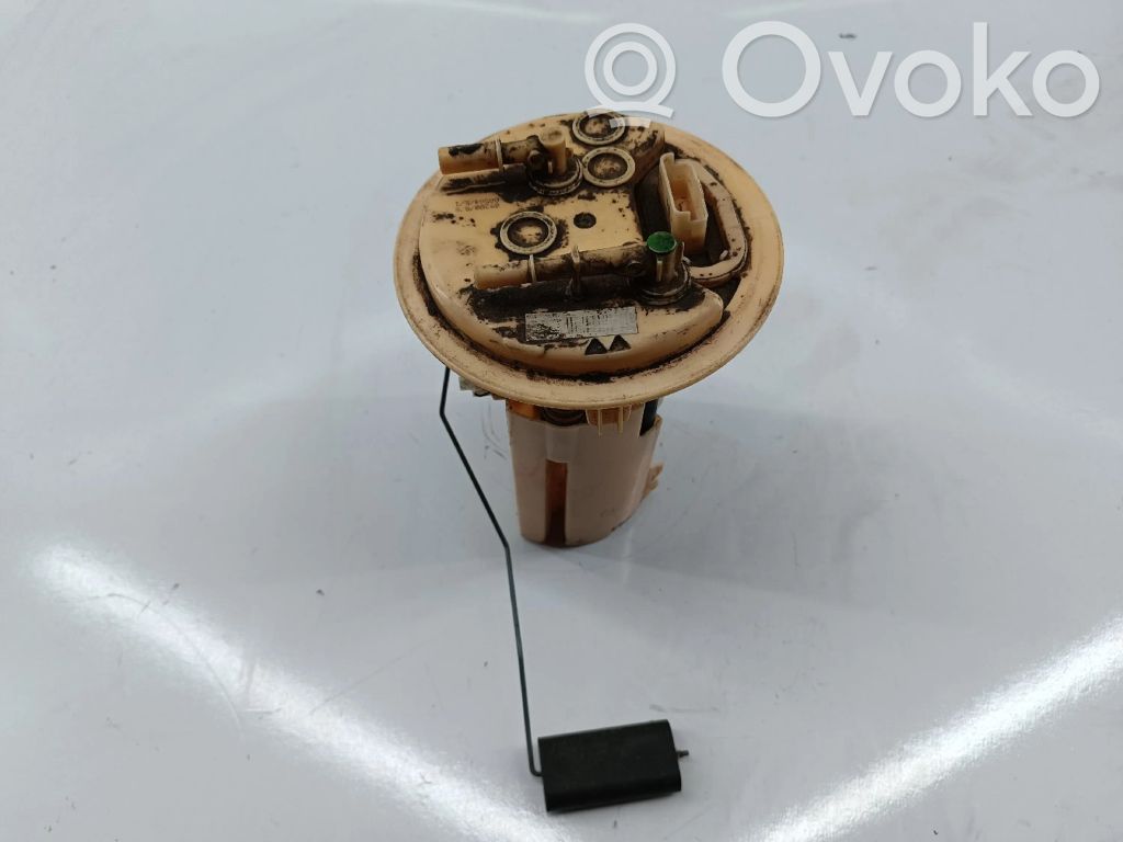 Bomba interna de combustible