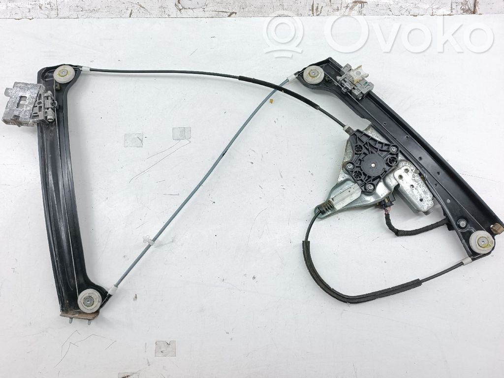 Priekšpusē loga pacēlāja motoriņš   718434803,979053100