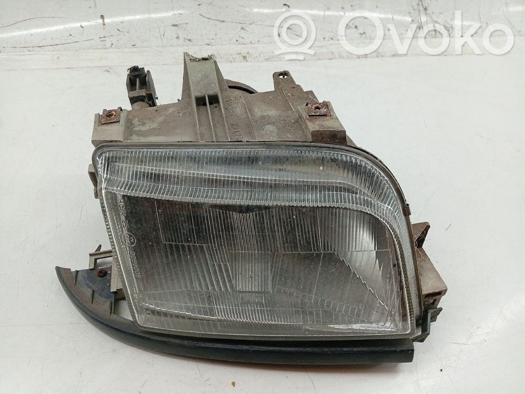 Renault Clio I Headlight/headlamp 