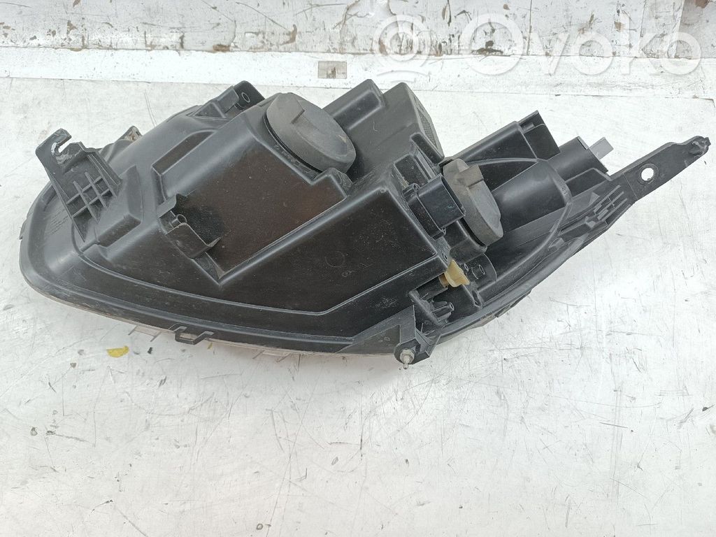 Ford Turneo Courier Scheinwerfer 