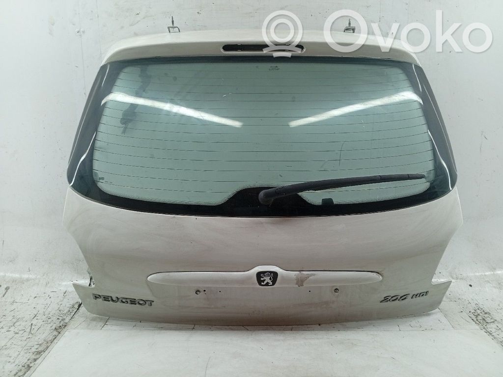 Tailgate/trunk/boot lid   COM,ALGUNS,RISCOS