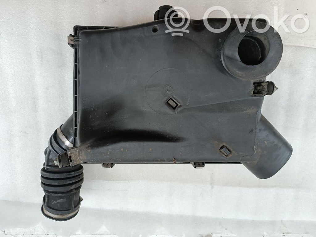 Opel Astra F Oro filtro dėžė 