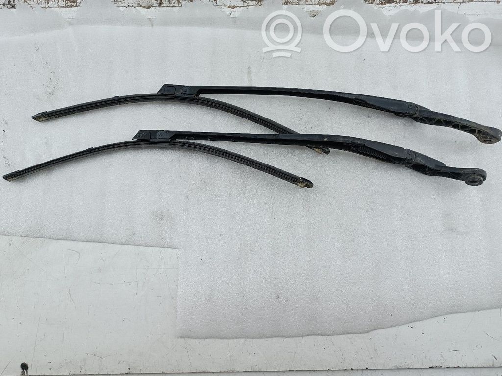 Front windscreen/windshield window   8E1955407,8E1955409