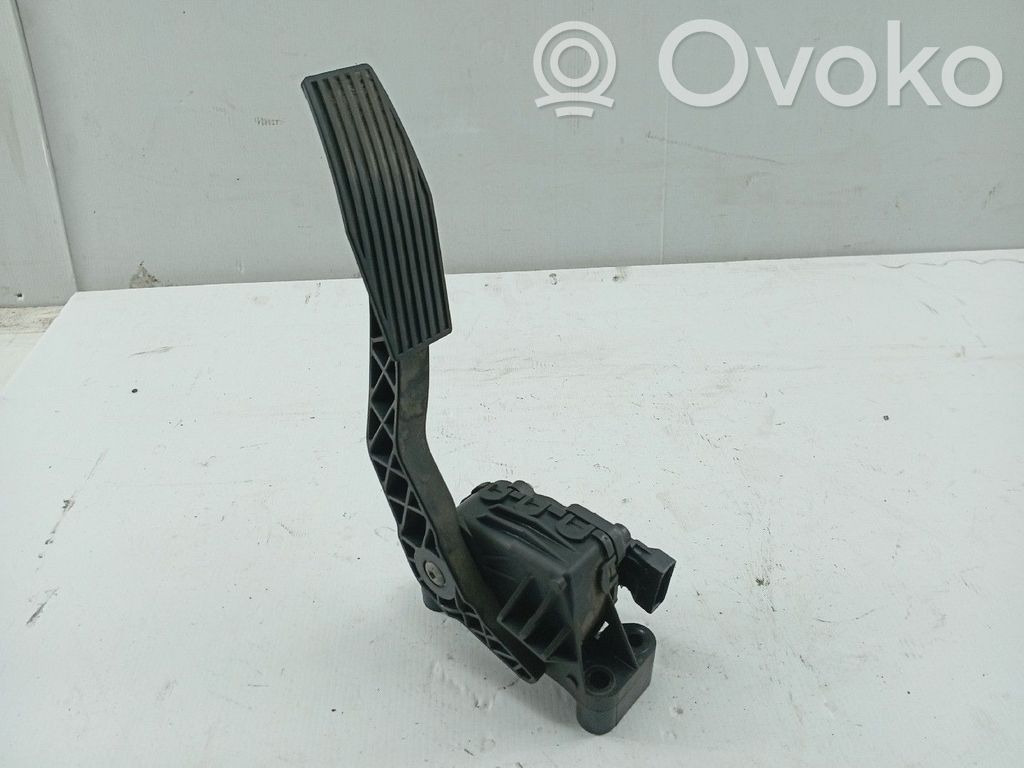 Pedal assembly   9157998