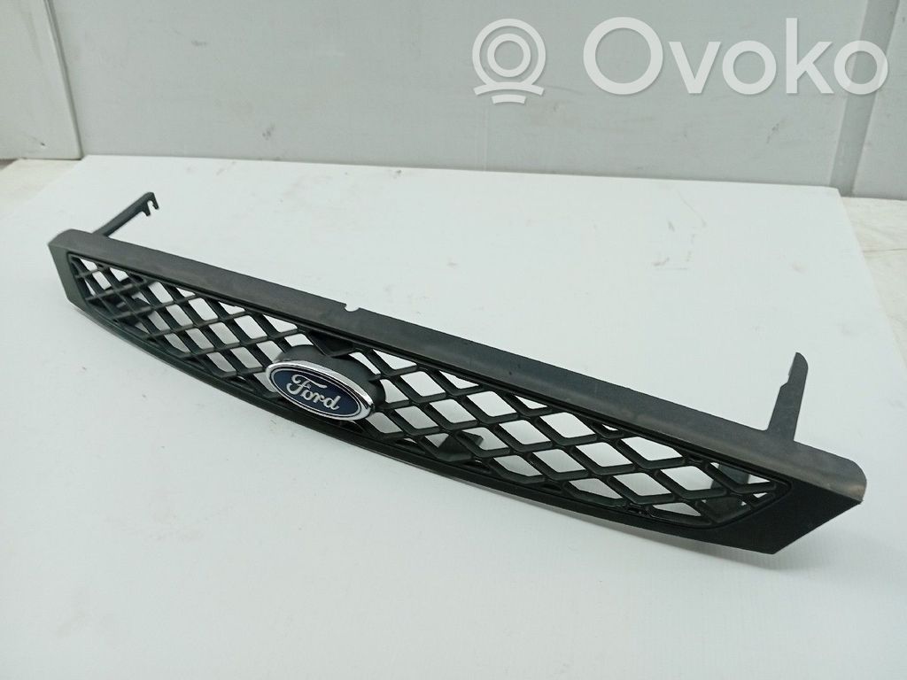 Rejilla delantera   2M518200AGW