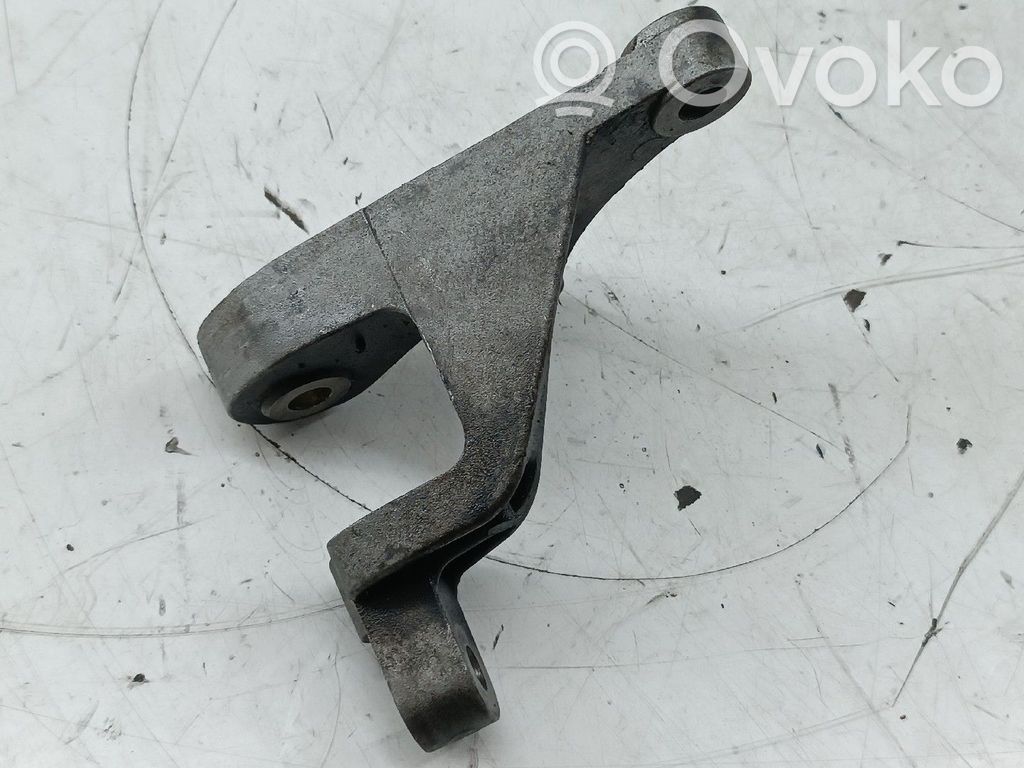 Ford Focus Engine mount bracket 