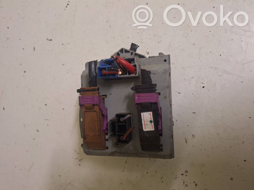 Fiat Doblo Ramka / Moduł bezpieczników 