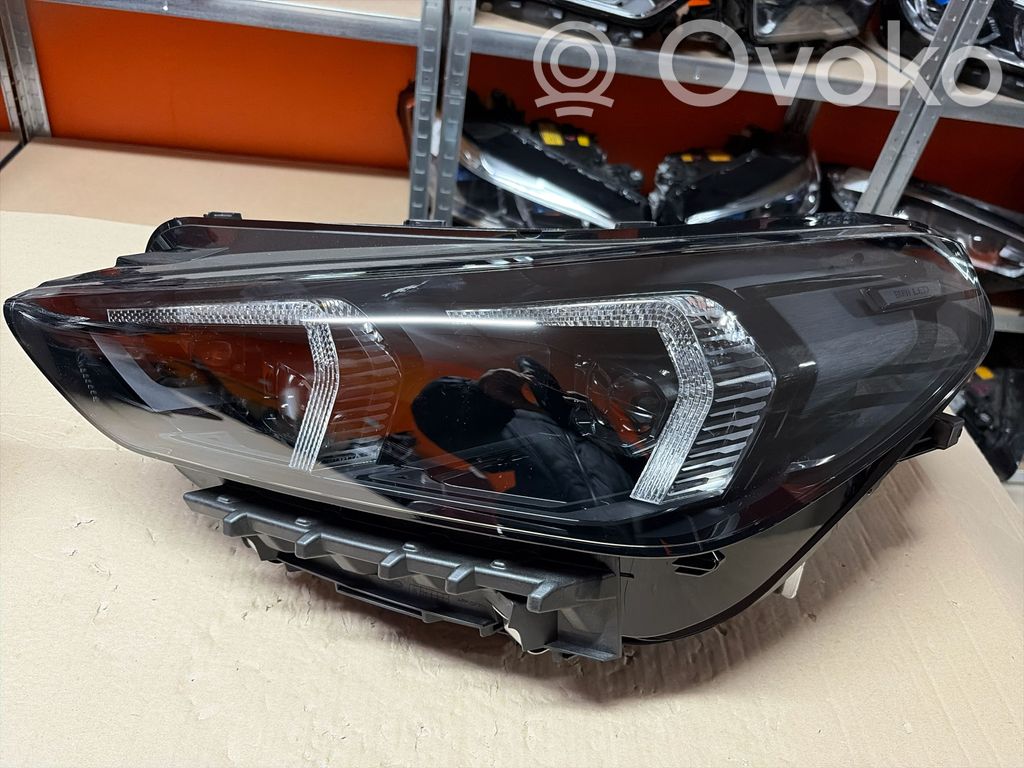 BMW X1 U11 Lampa przednia 