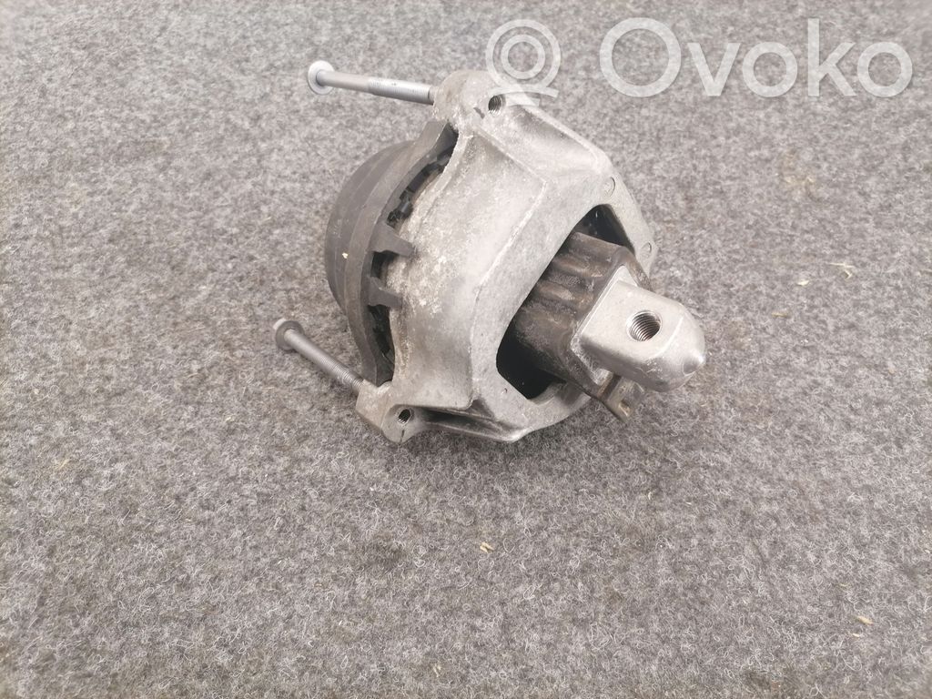 Engine mount bracket   6860478