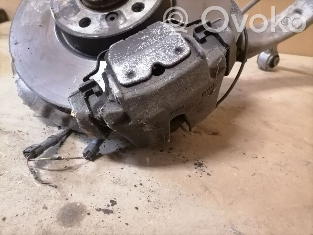 BMW X5 F15 Priekšējā riteņa rumbas vārpstas šarnīrs (stupica, capfa) 