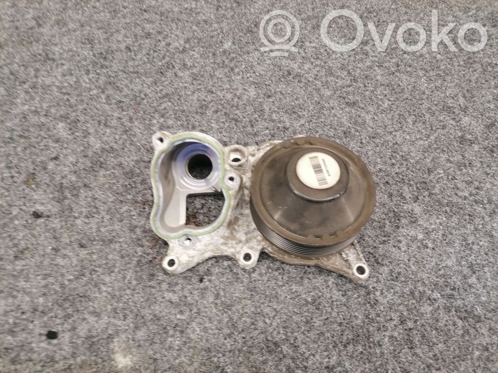 BMW 3 F30 F35 F31 Vandens pompa 