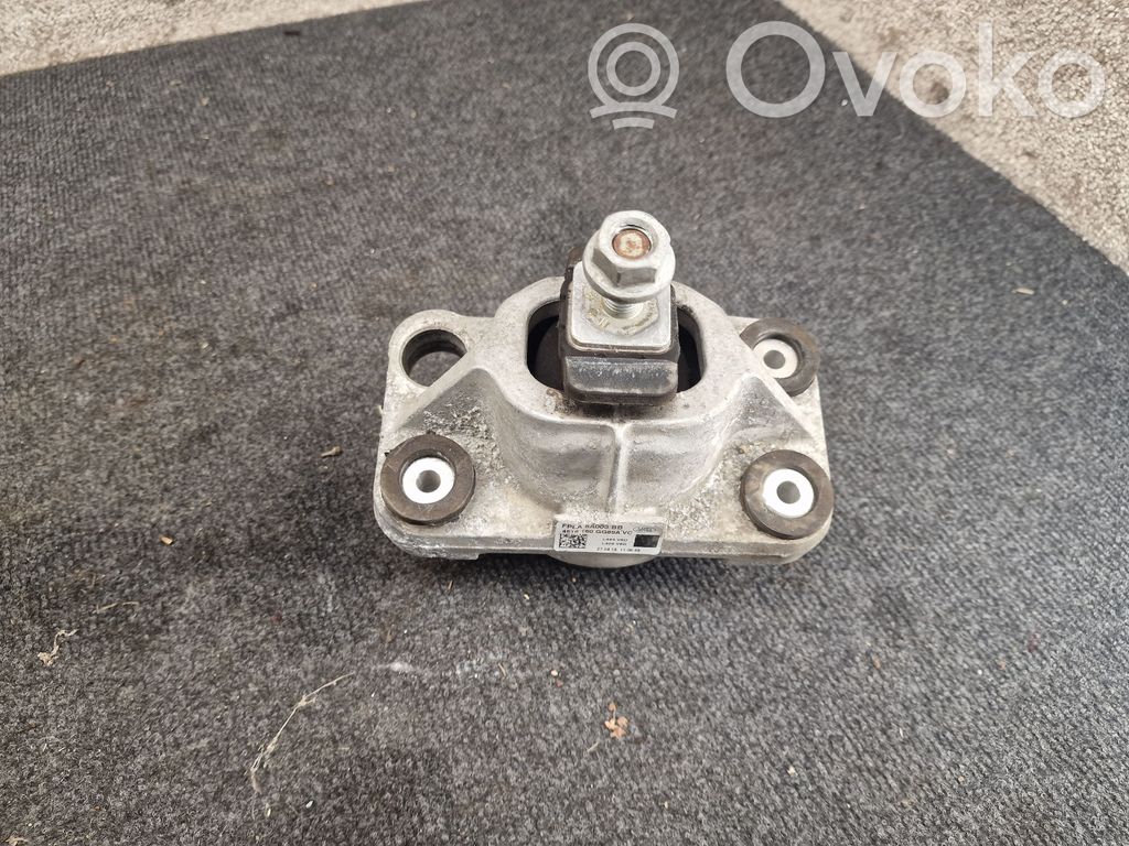 Land Rover Range Rover L405 Engine mount bracket 