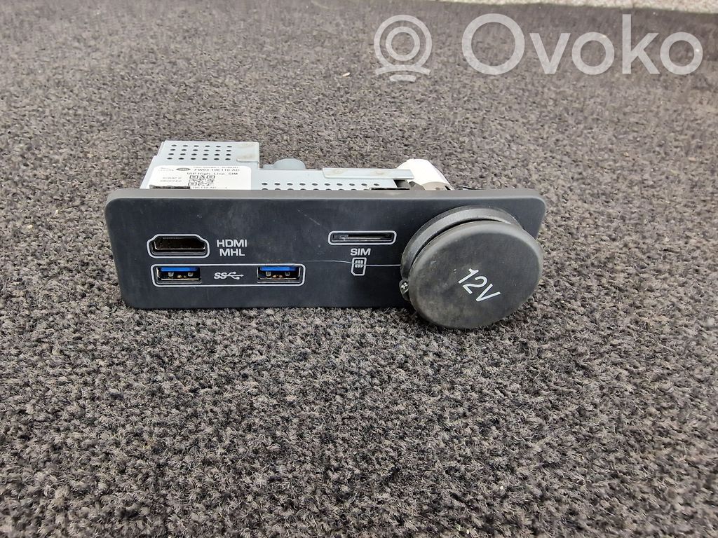 Jaguar F-Pace Gniazdo / Złącze USB 