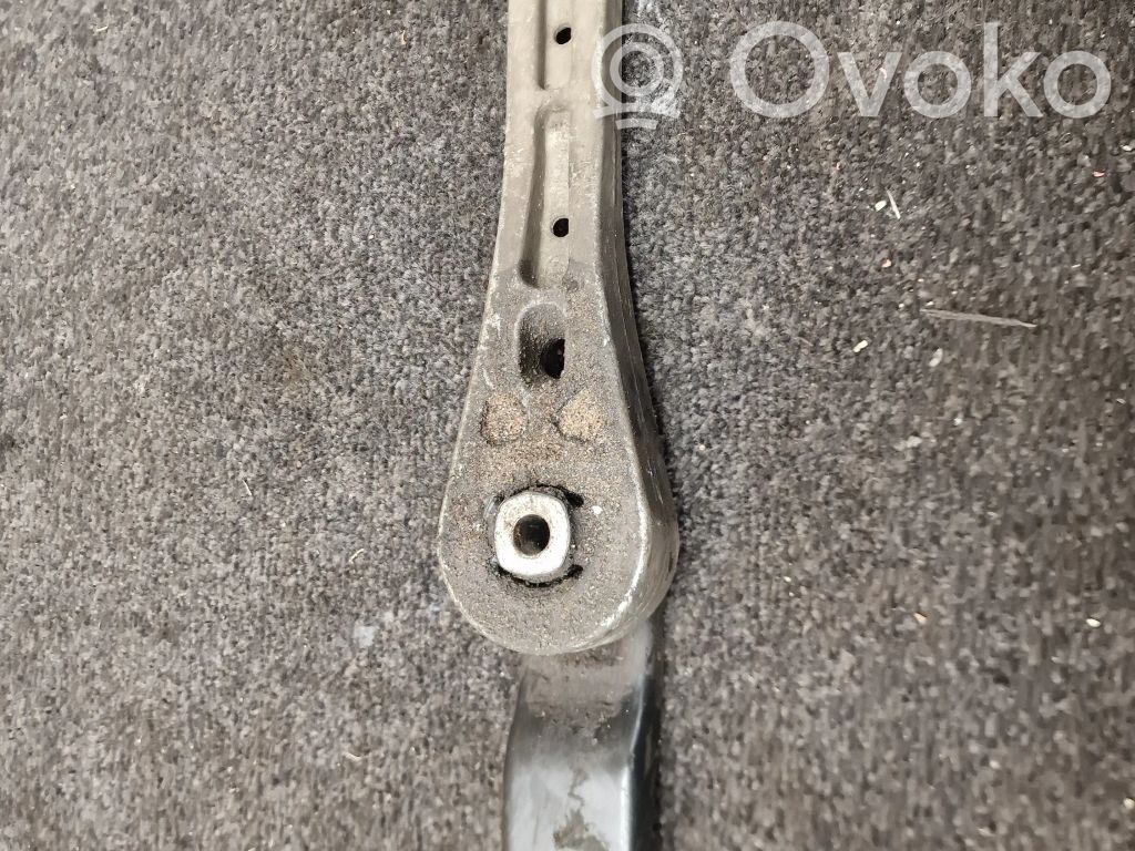 Skoda Octavia Mk2 (1Z) Engine mount bracket 