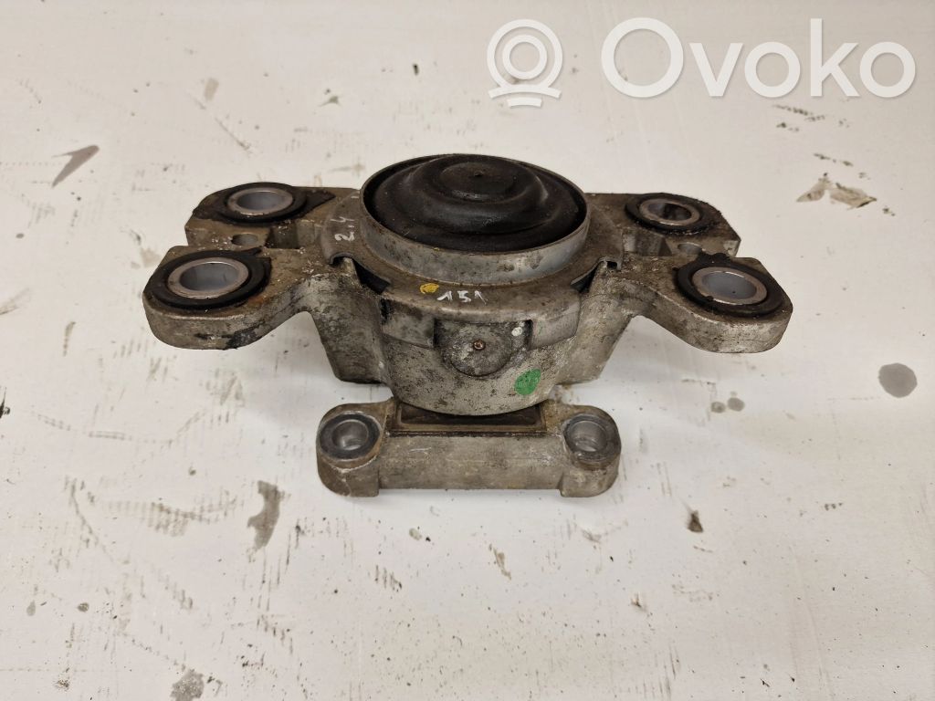 Volvo S80 Engine mount bracket 