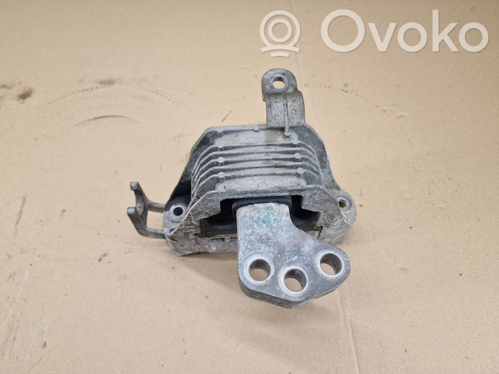 Opel Astra J Engine mount bracket 