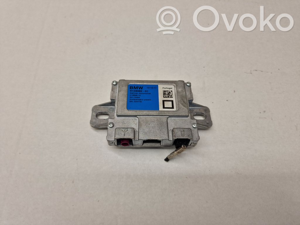 BMW M3 F80 Aerial antenna amplifier 