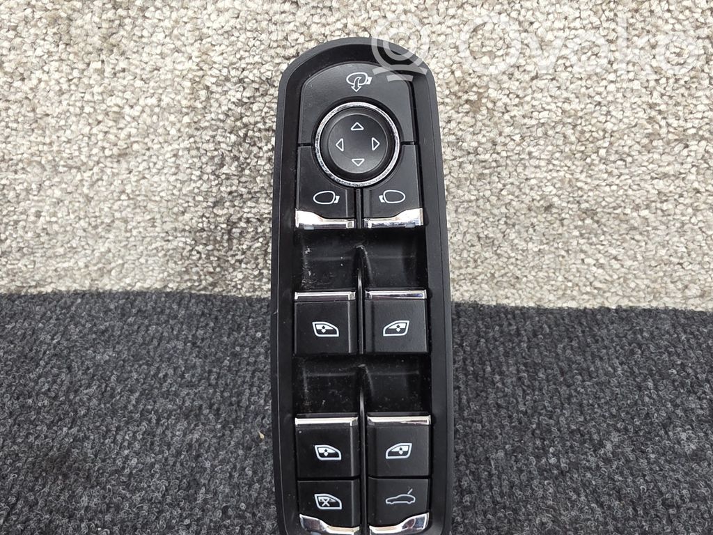 Porsche Cayenne (92A) Electric window control switch 