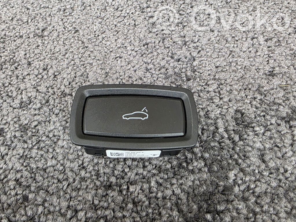 Porsche Cayenne (92A) Tailgate/boot open switch button 