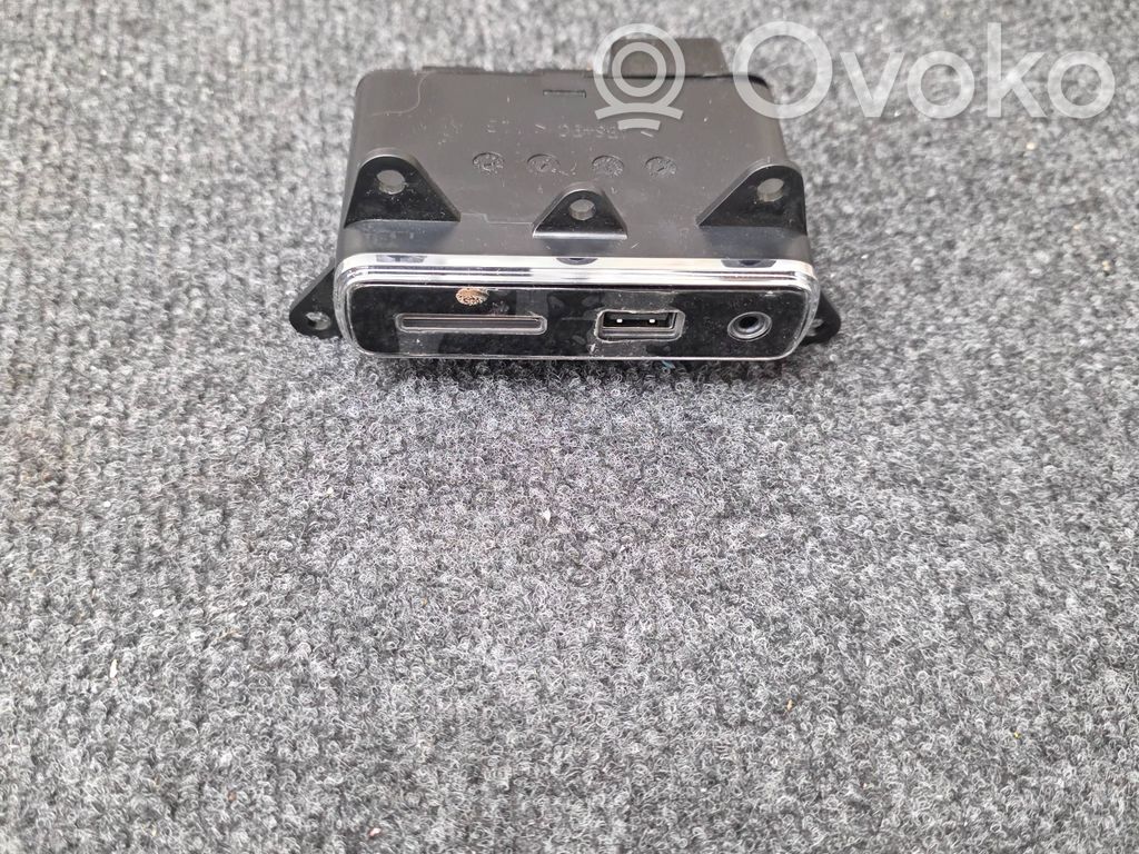Maserati Levante Enchufe conector USB 