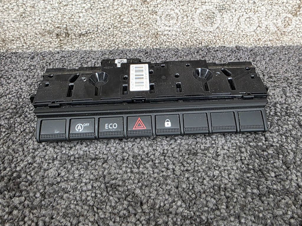 Renault Clio V Hazard light switch 