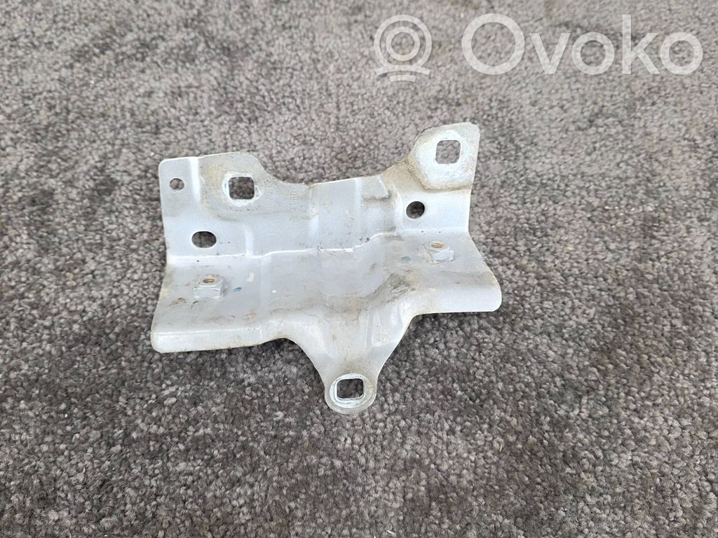 Renault Clio V Uchwyt / Mocowanie błotnika przedniego 