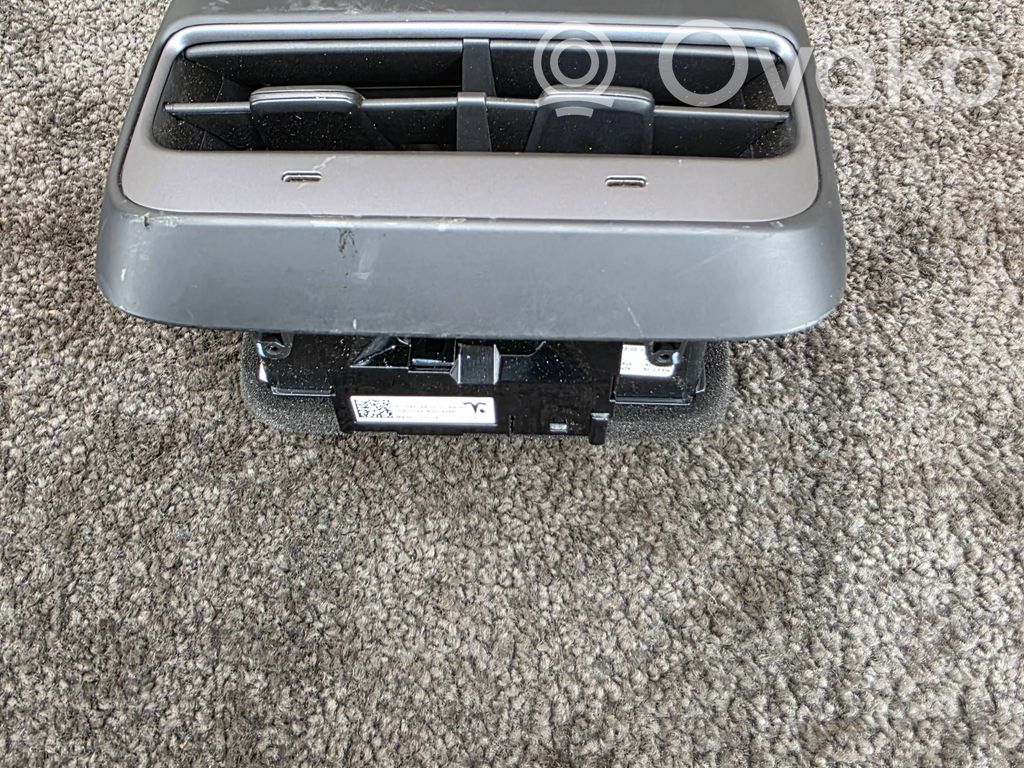 Tesla Model Y Enchufe conector USB 