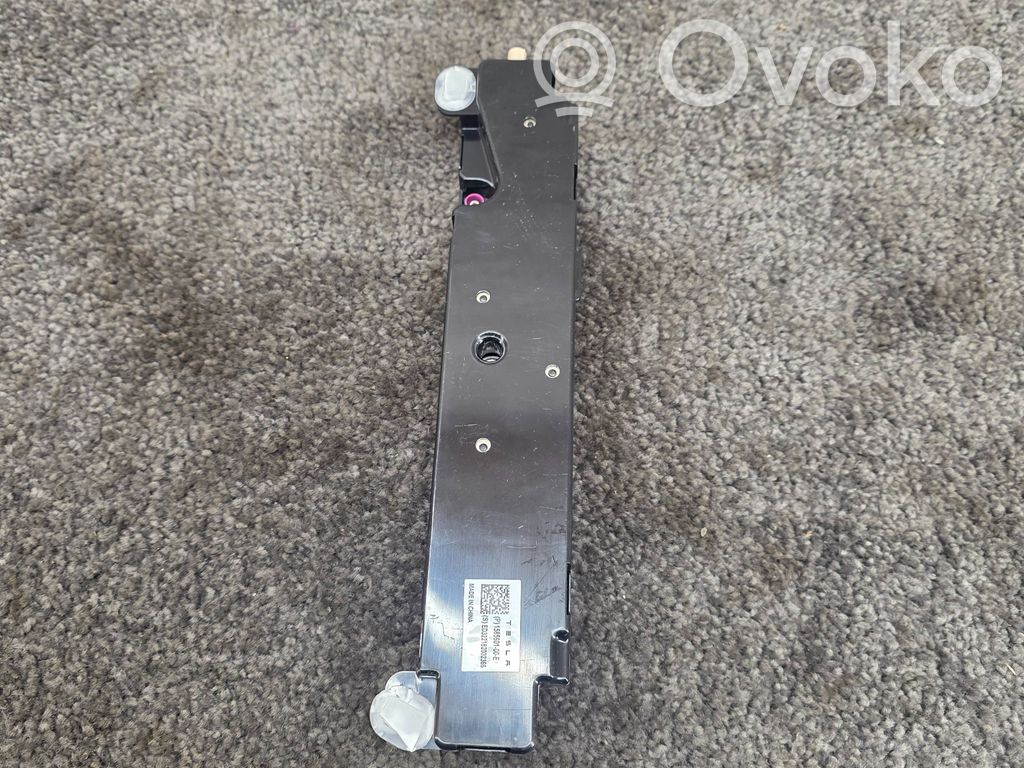Tesla Model Y Antenos stiprintuvas 