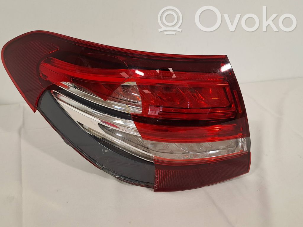 Mercedes-Benz C W205 Lampă spate în caroserie 