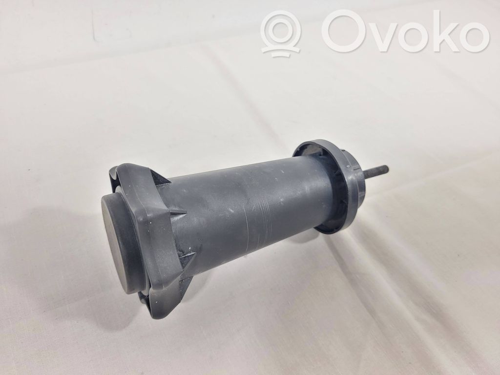 Tornillo de la rueda de repuesto   8D0803899B