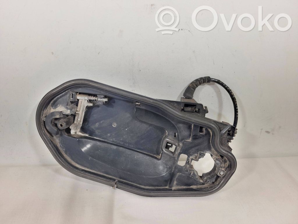 Front door exterior handle/bracket   7034451