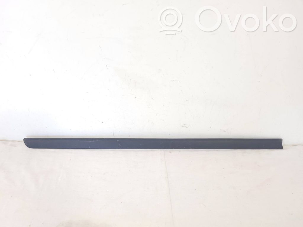 BMW 3 E46 Takaoven lista (muoto) 