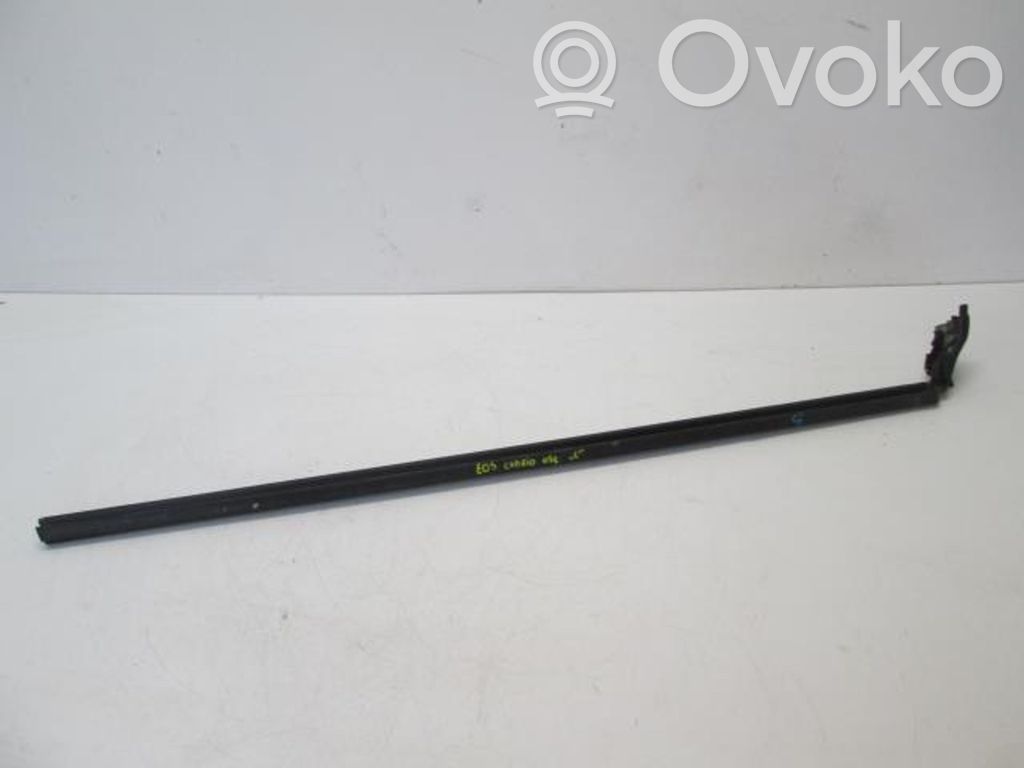 Volkswagen Eos Rivestimento della portiera anteriore (modanatura) 