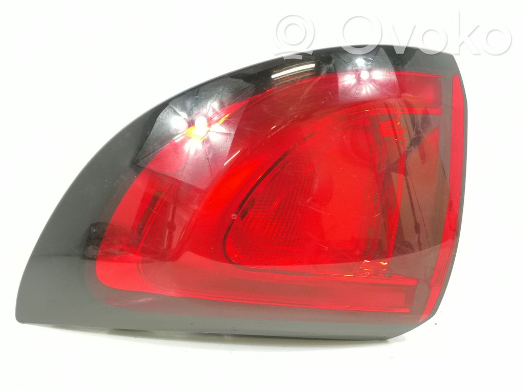 Chrysler Pacifica Rear/tail lights 
