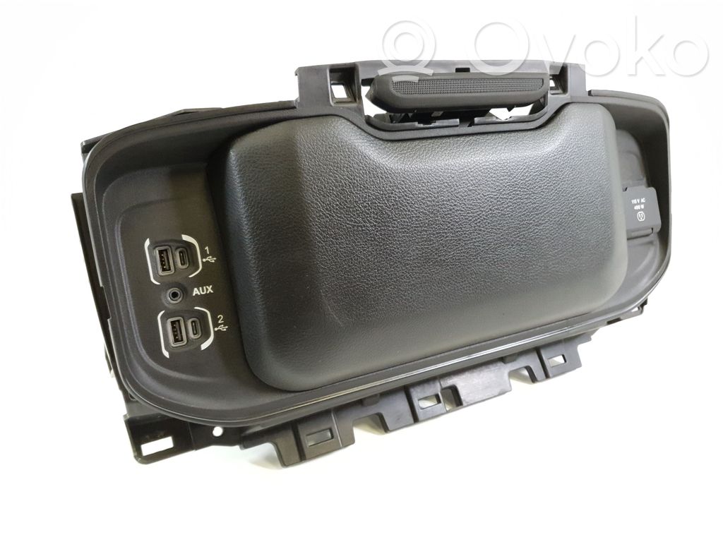 Compartimiento/consola central del panel   5YE15TX7AD,68253394AA