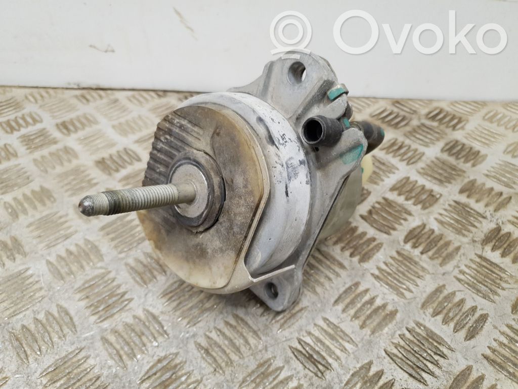 Ford Mustang VI Engine mount bracket 