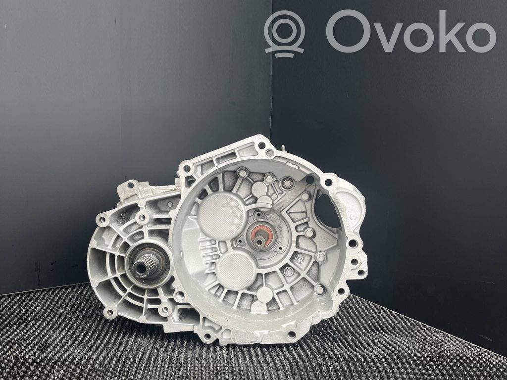 Volkswagen PASSAT B7 Cutie viteze manuală cu 6 trepte 