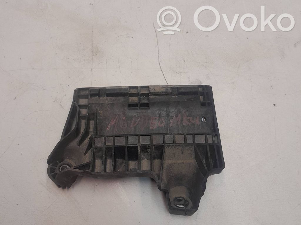 Ford Mondeo MK IV Autres pièces compartiment moteur 